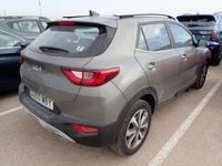 Usado Kia Stonic 120 CV (88 kW) 2022 Verde SUV