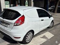 Usado Ford Fiesta Trend 75 CV (55 kW) 2015 Blanco Berlina
