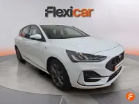 Usado Ford Focus ST-Line 125 CV (91 kW) 2022 Blanco Berlina