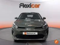 Usado Kia Rio 84 CV (61 kW) 2023 Gris Utilitario