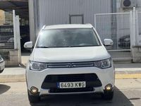 Usado Mitsubishi Outlander P-HEV Motion 203 CV (149 kW) 2014 Blanco SUV