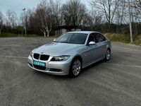 Usado BMW 318 143 CV (105 kW) 2008 Gris Berlina