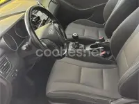 Usado Hyundai i30 GO! 100 CV (73 kW) 2016 Beige Berlina