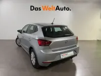 Usado Seat Ibiza Style 110 CV (80 kW) 2022 Gris plata Utilitario