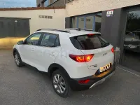 Usado Kia Stonic 100 CV (73 kW) 2022 Blanco SUV