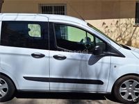 Usado Ford Tourneo Courier Ambiente 95 CV (69 kW) 2014 Blanco Monovolumen