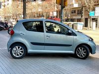 Usado Toyota Aygo 68 CV (50 kW) 2007 Gris / plata Utilitario