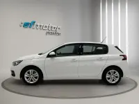 Usado Peugeot 308 Active 130 CV (95 kW) 2021 Blanco metalizado Berlina