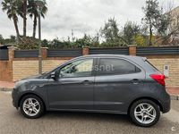 Usado Ford Ka Plus Ultimate 85 CV (62 kW) 2018 Gris / plata Utilitario