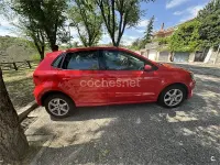 Usado VW Polo Advance 90 CV (66 kW) 2014 Rojo Berlina