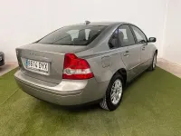Usado Volvo S40 Summum 109 CV (80 kW) 2006 Gris / plata Berlina