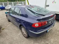 Usado Renault Laguna III Dynamique 130 CV (95 kW) 2007 Azul Berlina