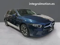 Usado Mercedes A180 115 CV (84 kW) 2021 Azul Berlina