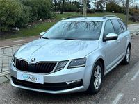 Usado Skoda Octavia Ambition 150 CV (110 kW) 2018 Gris / plata Familiar