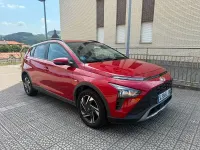 Usado Hyundai Bayon 100 CV (73 kW) 2022 Granate SUV