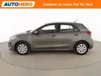 Usado Kia Rio 85 CV (62 kW) 2020 Gris Berlina
