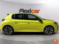 Usado Peugeot 208 Allure 100 CV (73 kW) 2025 Amarillo Utilitario