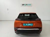 Usado Peugeot 2008 Active 110 CV (80 kW) 2022 Naranja SUV