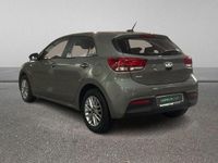 Usado Kia Rio 100 CV (73 kW) 2023 Verde