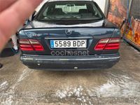 Usado Mercedes E320 Elegance 197 CV (144 kW) 2001 Azul Berlina
