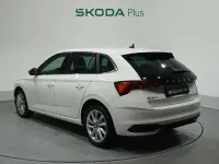 Usado Skoda Scala Selection 116 CV (85 kW) 2025 Blanco Utilitario