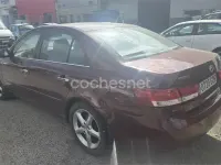 Usado Hyundai Sonata Comfort 140 CV (102 kW) 2008 Granate Berlina