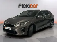 Usado Kia Ceed 140 CV (102 kW) 2019 Marrón Utilitario