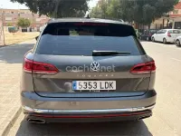 Usado VW Touareg R-line 286 CV (210 kW) 2020 Gris / plata SUV