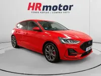 Begagnad Ford Focus ST-Line 125 HK (91 kW) 2022 Röd Halvkombi