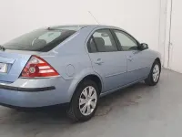 Usado Ford Mondeo Ghia 130 CV (95 kW) 2005 Gris / plata Berlina