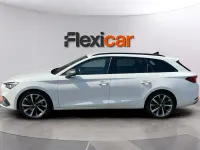 Usado Seat Leon FR 150 CV (110 kW) 2021 Blanco Familiar