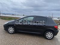 Usado Peugeot 307 110 CV (80 kW) 2005 Negro Berlina
