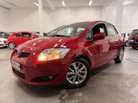 Usado Toyota Auris Luna 90 CV (66 kW) 2007 Granate Utilitario
