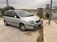 Usado Fiat Ulysse Emotion 128 CV (94 kW) 2005 Gris / plata Monovolumen