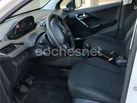 Usado Peugeot 208 Access 75 CV (55 kW) 2018 Blanco Utilitario