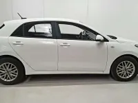 Usado Kia Rio 84 CV (61 kW) 2023 Blanco Utilitario