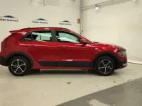 Usado Kia Niro 141 CV (103 kW) 2024 Rojo SUV