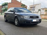 Usado Audi A4 Premium 130 CV (95 kW) 2002 Gris / plata Berlina