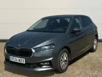 Usado Skoda Fabia Selection 95 CV (69 kW) 2025 Gris Utilitario