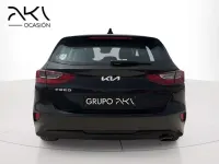 Usado Kia Ceed 101 CV (74 kW) 2025 Negro Utilitario