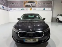 Usado Skoda Octavia Selection 115 CV (84 kW) 2023 Negro Familiar