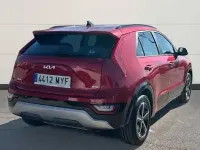 Usado Kia Niro 129 CV (94 kW) 2025 Rojo SUV