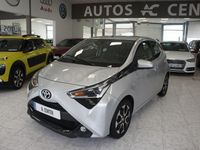 Usado Toyota Aygo x-style 72 CV (52 kW) 2020 Gris / plata Utilitario