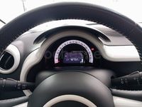 Usado Renault Twingo Zen 90 CV (66 kW) 2019 Rojo Utilitario