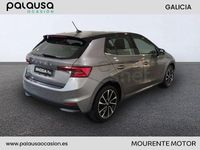 Usado Skoda Fabia Style 110 CV (80 kW) 2022 Gris / plata Berlina
