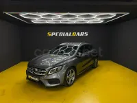 Usado Mercedes GLA180 122 CV (89 kW) 2019 Gris / plata SUV