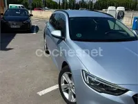 Usado Opel Insignia Business 136 CV (100 kW) 2017 Gris / plata Familiar