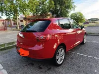 Usado Seat Ibiza Reference 90 CV (66 kW) 2010 Rojo Berlina