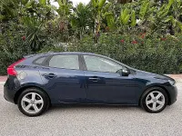 Usado Volvo V40 Momentum 115 CV (84 kW) 2014 Azul Berlina