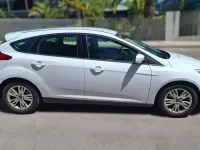 Usado Ford Focus Trend 101 CV (74 kW) 2012 Blanco Berlina
